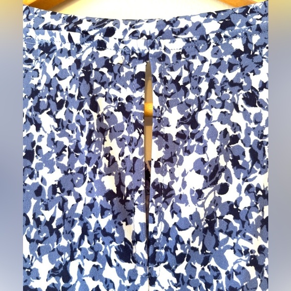 CHAUS Sleeveless Floral/Abstract Print Blouse - Picture 3 of 7